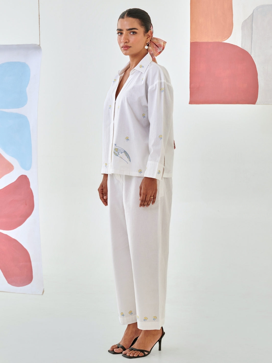 White Shirt With Floral Embroidery Detail