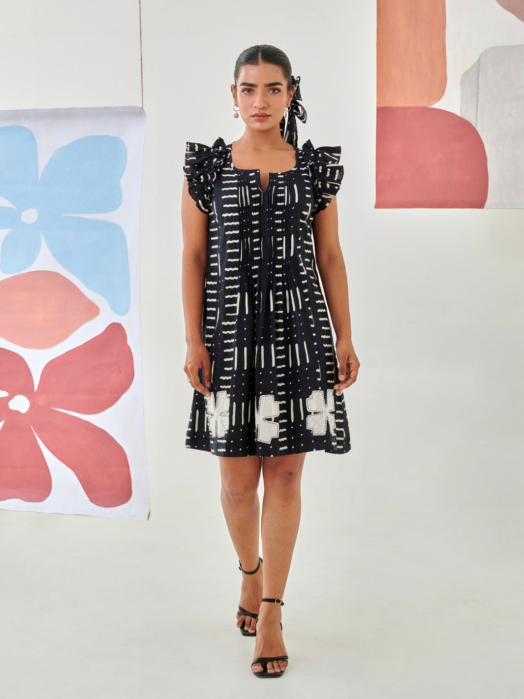 Black Abstract Print Short Dress With Ruffled Sleeves